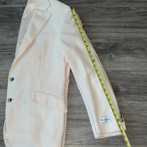 Elegant Cream Blazer - Picture 10 of 11